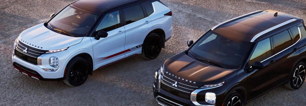 2023 Mitsubishi Outlander Special Edition Models in Black and White