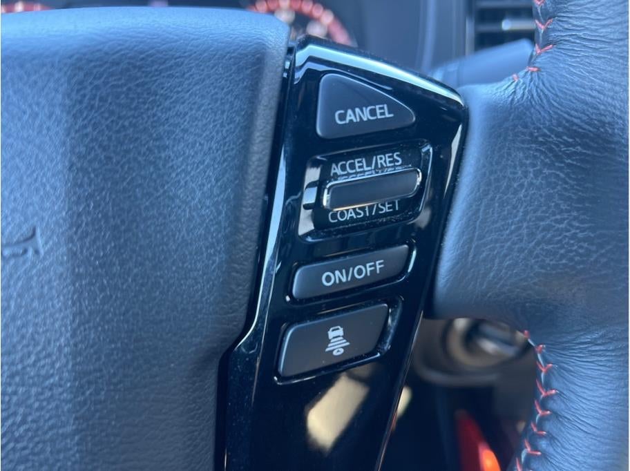 2023 Nissan Frontier Crew Cab PRO-4X Pickup 4D 5 ft