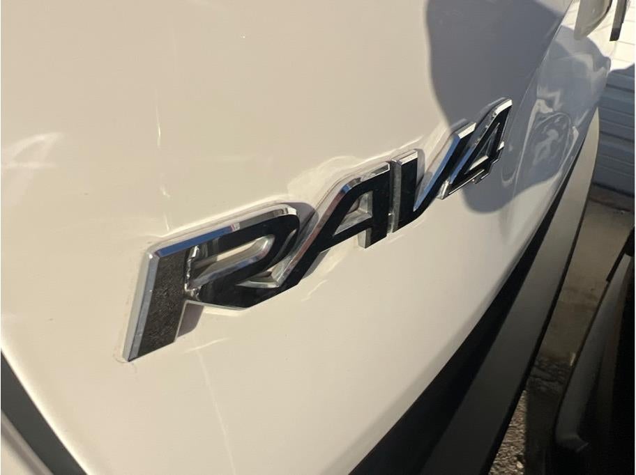 2024 Toyota RAV4 XLE Sport Utility 4D