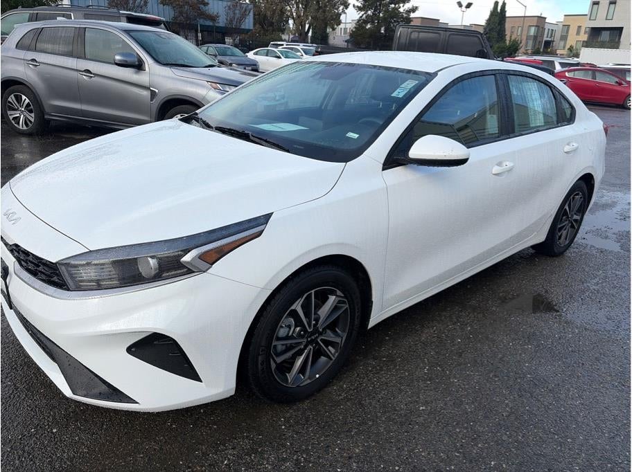 2023 Kia Forte LXS Sedan 4D