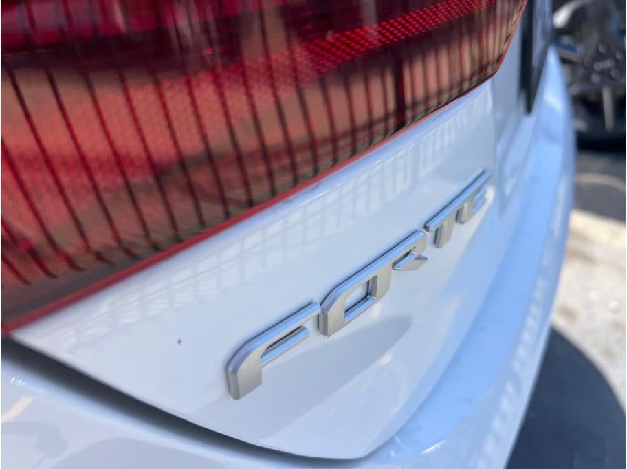 2024 Kia Forte LXS Sedan 4D