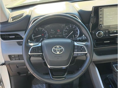 2021 Toyota Highlander XLE Sport Utility 4D
