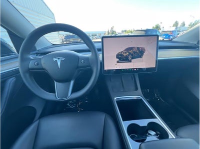 2024 Tesla Model Y Long Range Sport Utility 4D