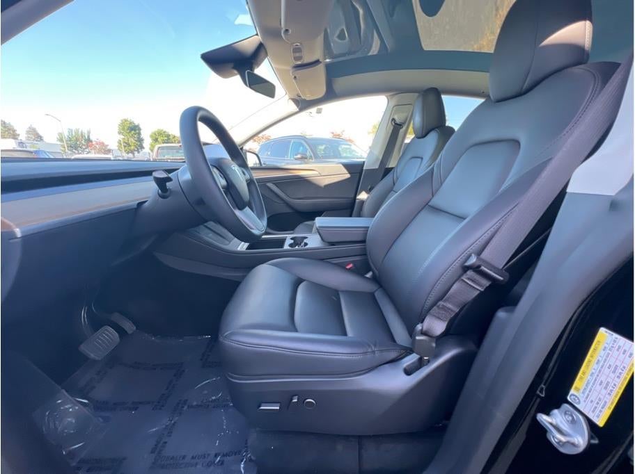 2024 Tesla Model Y Long Range Sport Utility 4D