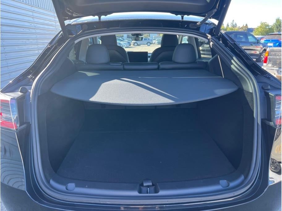 2024 Tesla Model Y Long Range Sport Utility 4D