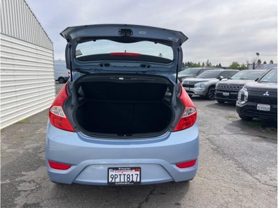2013 Hyundai Accent SE Hatchback 4D