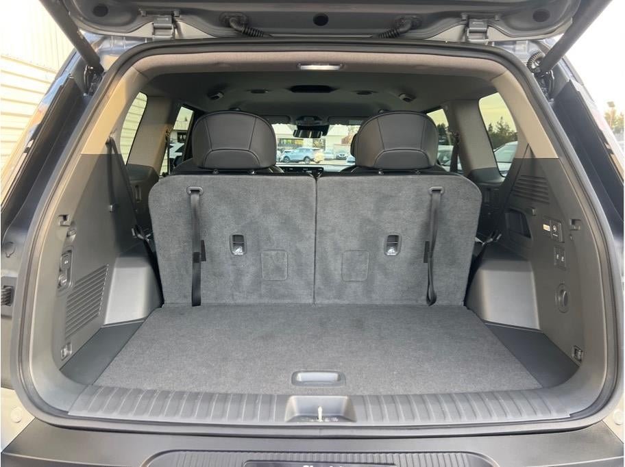 2024 Kia EV9 Light Long Range Sport Utility 4D