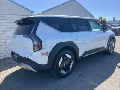 2024 Kia EV9 Light Long Range Sport Utility 4D