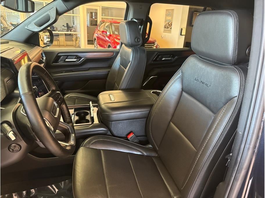 2025 GMC Yukon Denali Sport Utility 4D