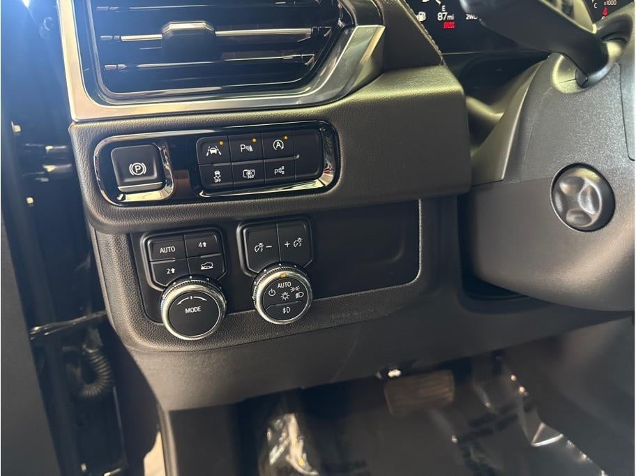 2025 GMC Yukon Denali Sport Utility 4D