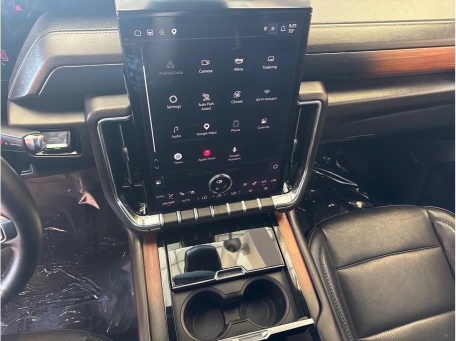 2025 GMC Yukon Denali Sport Utility 4D
