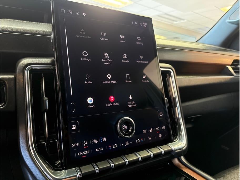 2025 GMC Yukon Denali Sport Utility 4D