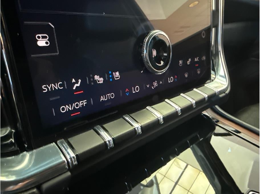 2025 GMC Yukon Denali Sport Utility 4D