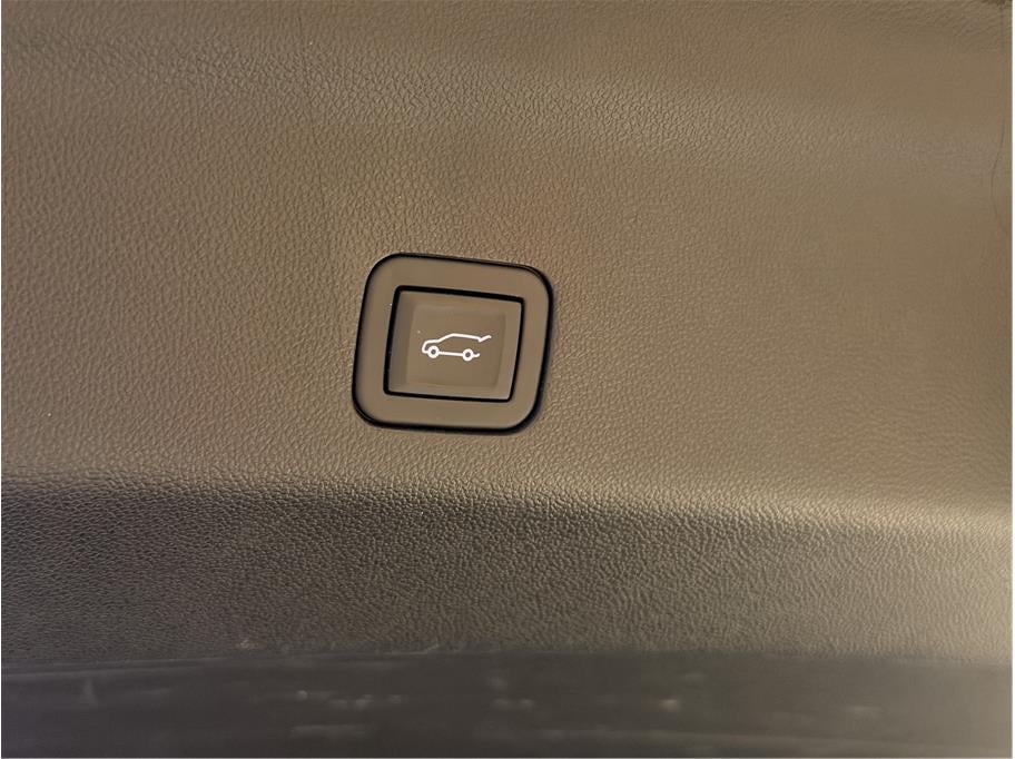 2024 Chevrolet Suburban LT Sport Utility 4D