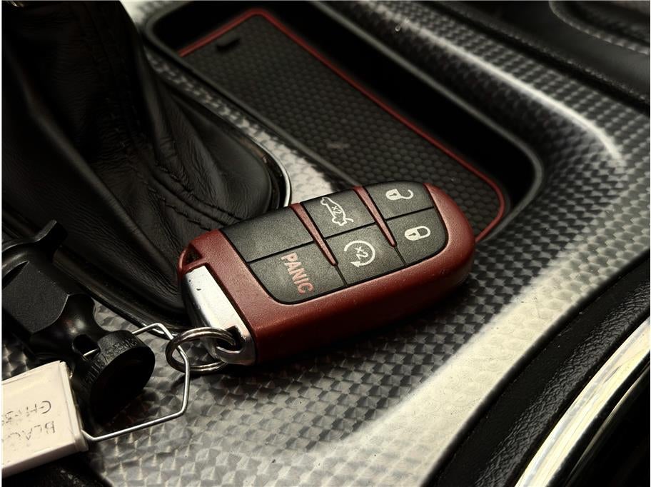 2016 Dodge Charger SRT Hellcat Sedan 4D