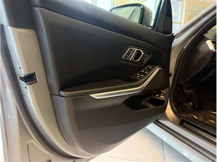 2023 BMW 3 Series 330e Sedan 4D