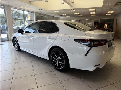 2024 Toyota Camry SE Sedan 4D