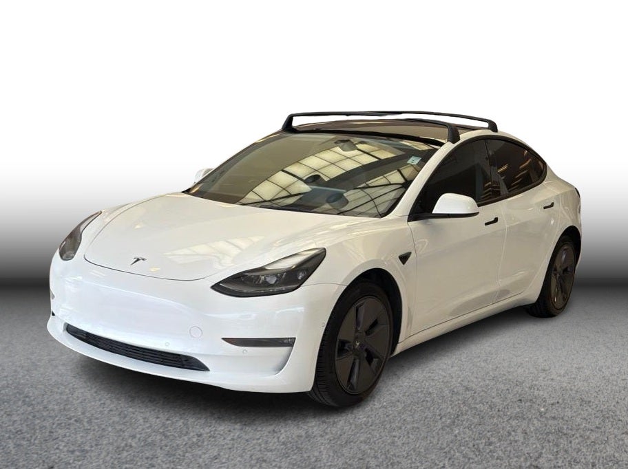 2022 Tesla Model 3 Long Range Sedan 4D