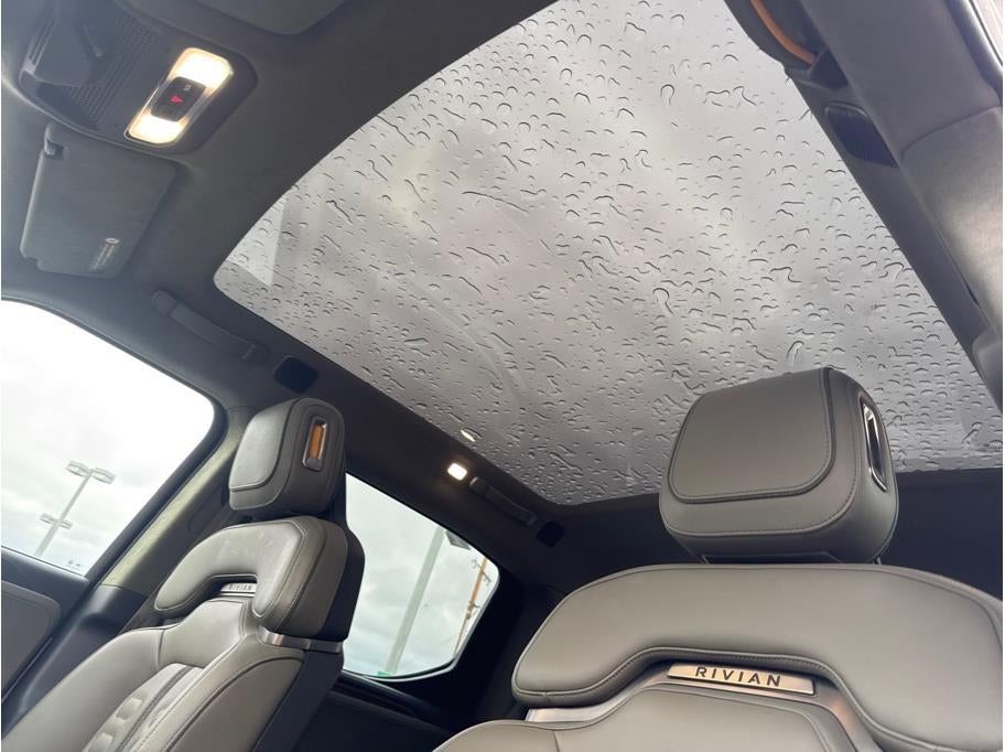 2022 Rivian R1T Adventure Pickup 4D 4 1/2 ft