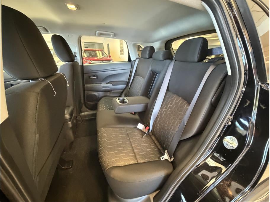 2027 Mitsubishi Outlander Sport ES