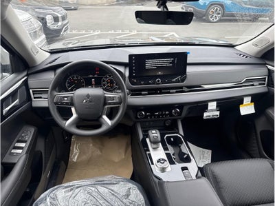 2026 Mitsubishi Outlander ES