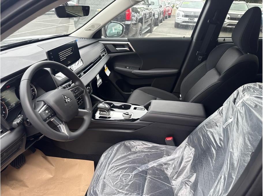 2026 Mitsubishi Outlander ES