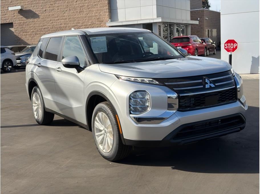 2026 Mitsubishi Outlander ES Sport Utility 4D