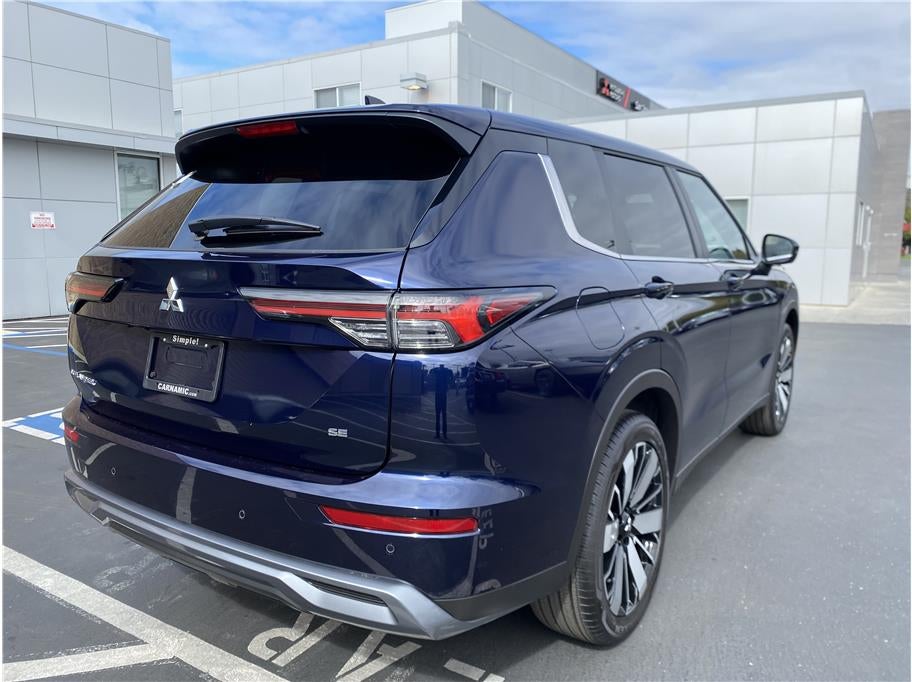 2025 Mitsubishi Outlander SE