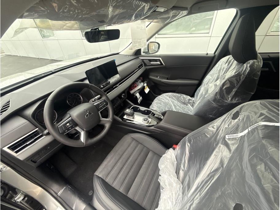 2026 Mitsubishi Outlander LE Sport Utility 4D