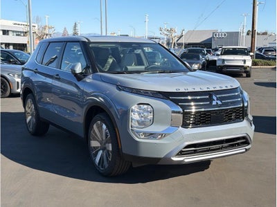 2026 Mitsubishi Outlander LE Sport Utility 4D