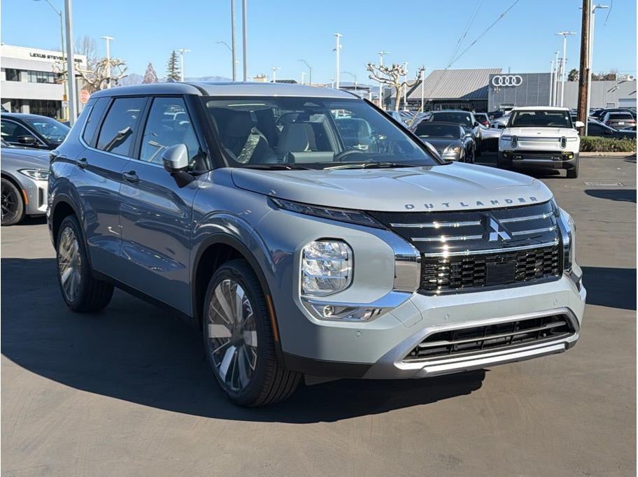 2026 Mitsubishi Outlander LE Sport Utility 4D