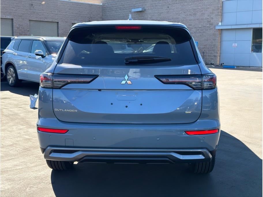 2026 Mitsubishi Outlander LE Sport Utility 4D