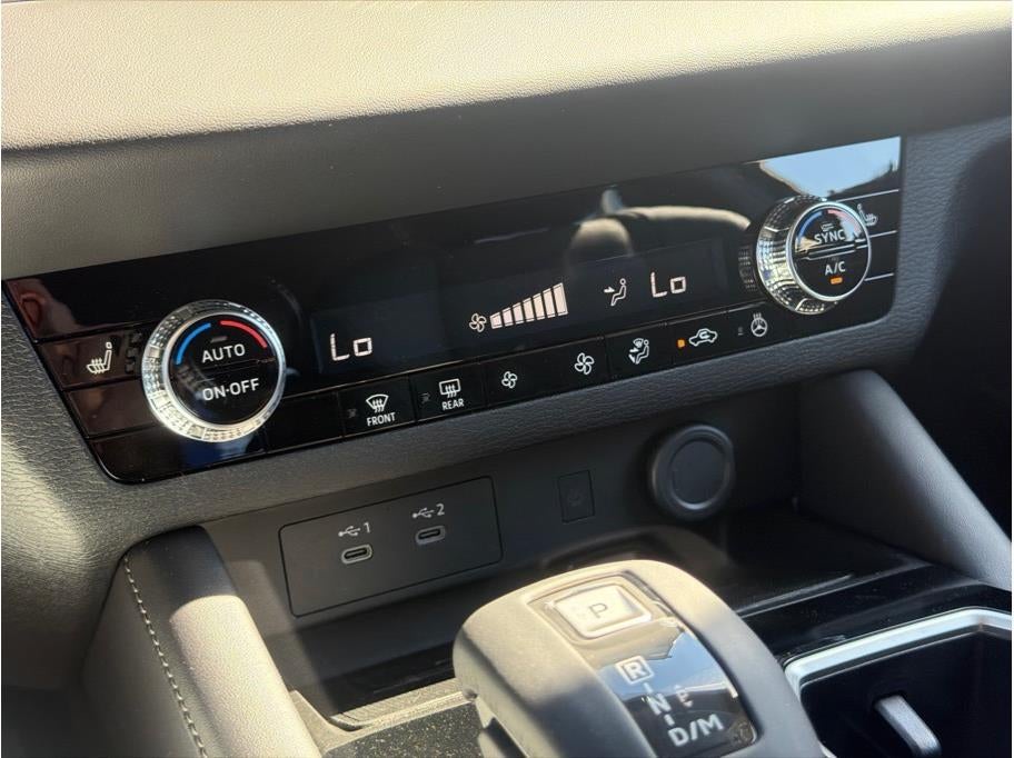 2026 Mitsubishi Outlander LE Sport Utility 4D
