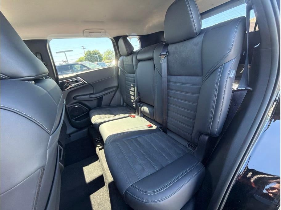 2026 Mitsubishi Outlander LE Sport Utility 4D