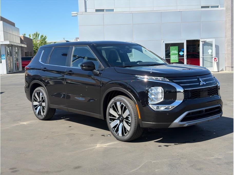 2026 Mitsubishi Outlander LE Sport Utility 4D