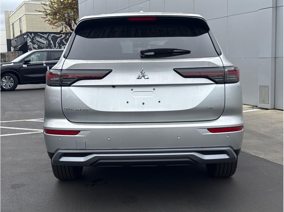 2026 Mitsubishi Outlander SE
