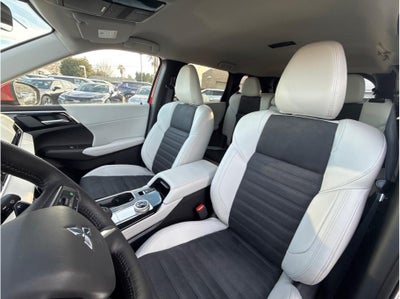 2026 Mitsubishi Outlander LE Sport Utility 4D