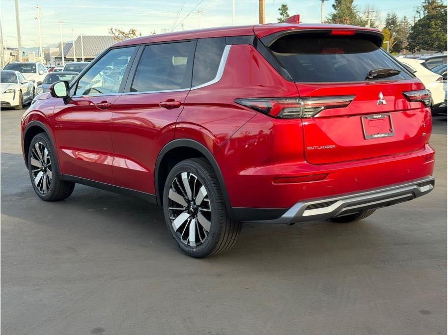 2026 Mitsubishi Outlander LE Sport Utility 4D