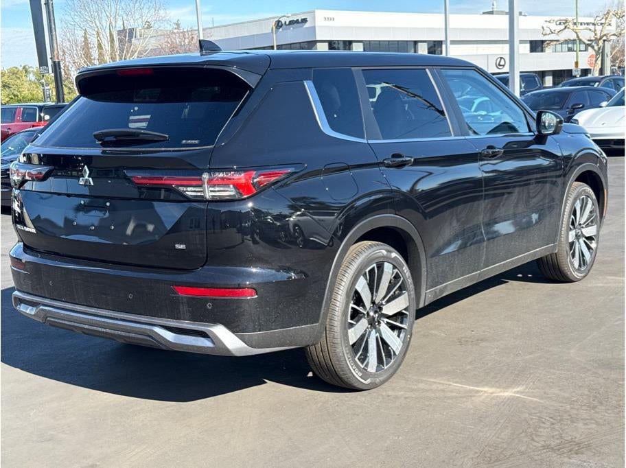 2025 Mitsubishi Outlander SE