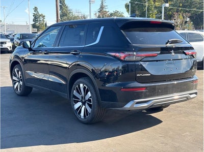 2025 Mitsubishi Outlander SE