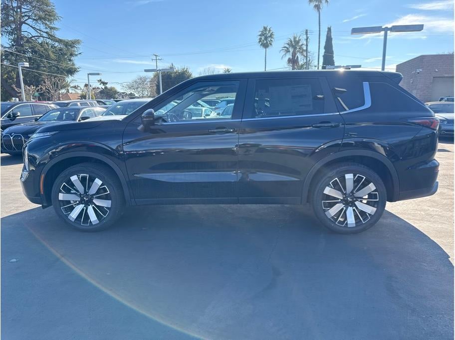 2025 Mitsubishi Outlander SE