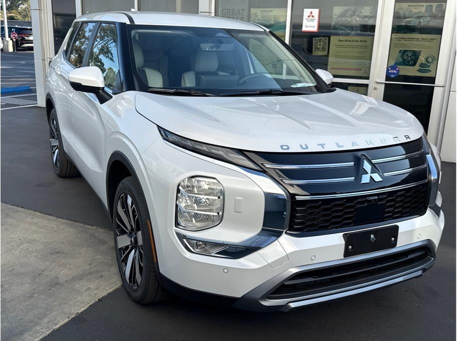 2025 Mitsubishi Outlander SE