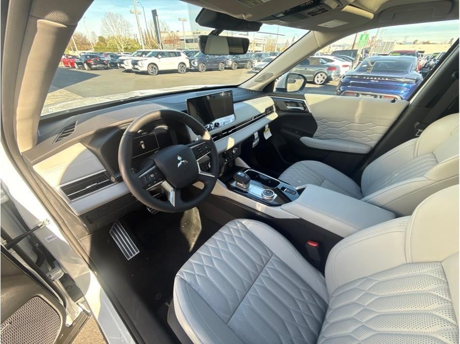 2025 Mitsubishi Outlander SEL