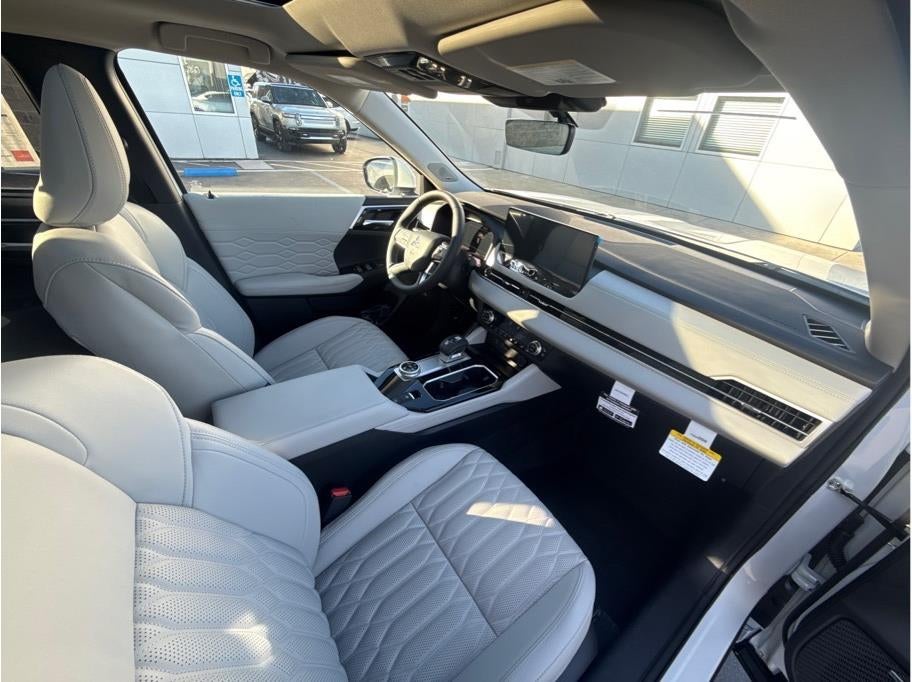 2025 Mitsubishi Outlander SEL