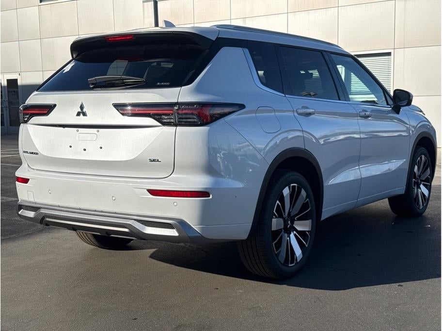 2025 Mitsubishi Outlander SEL