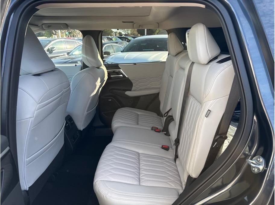 2025 Mitsubishi Outlander SEL