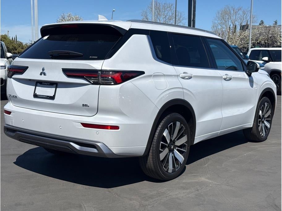 2025 Mitsubishi Outlander SEL Sport Utility 4D
