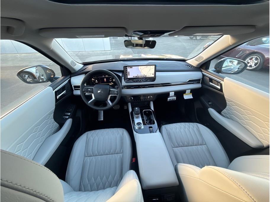 2025 Mitsubishi Outlander SEL