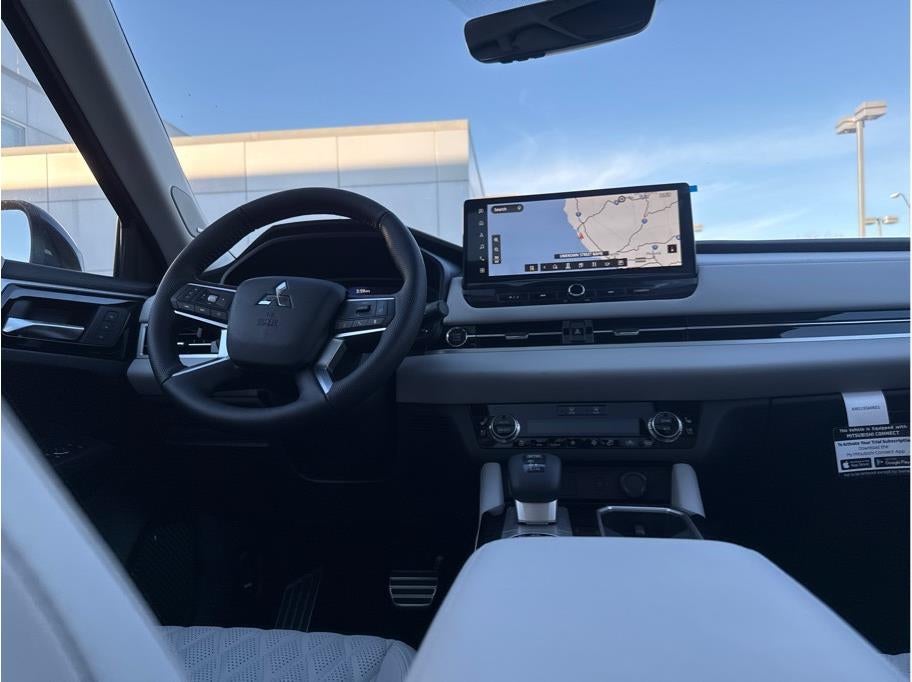 2025 Mitsubishi Outlander SEL