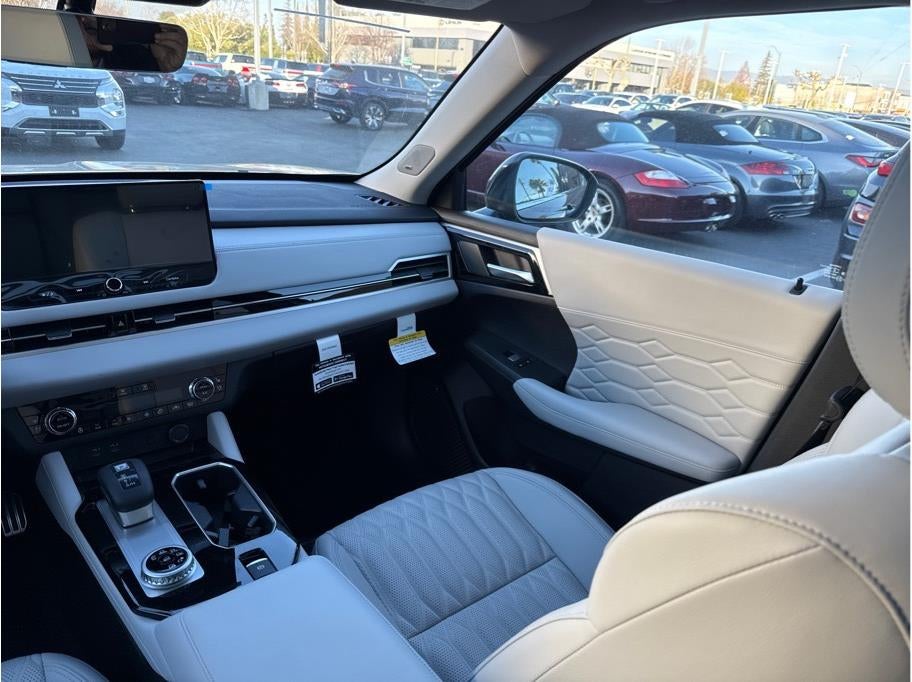 2025 Mitsubishi Outlander SEL